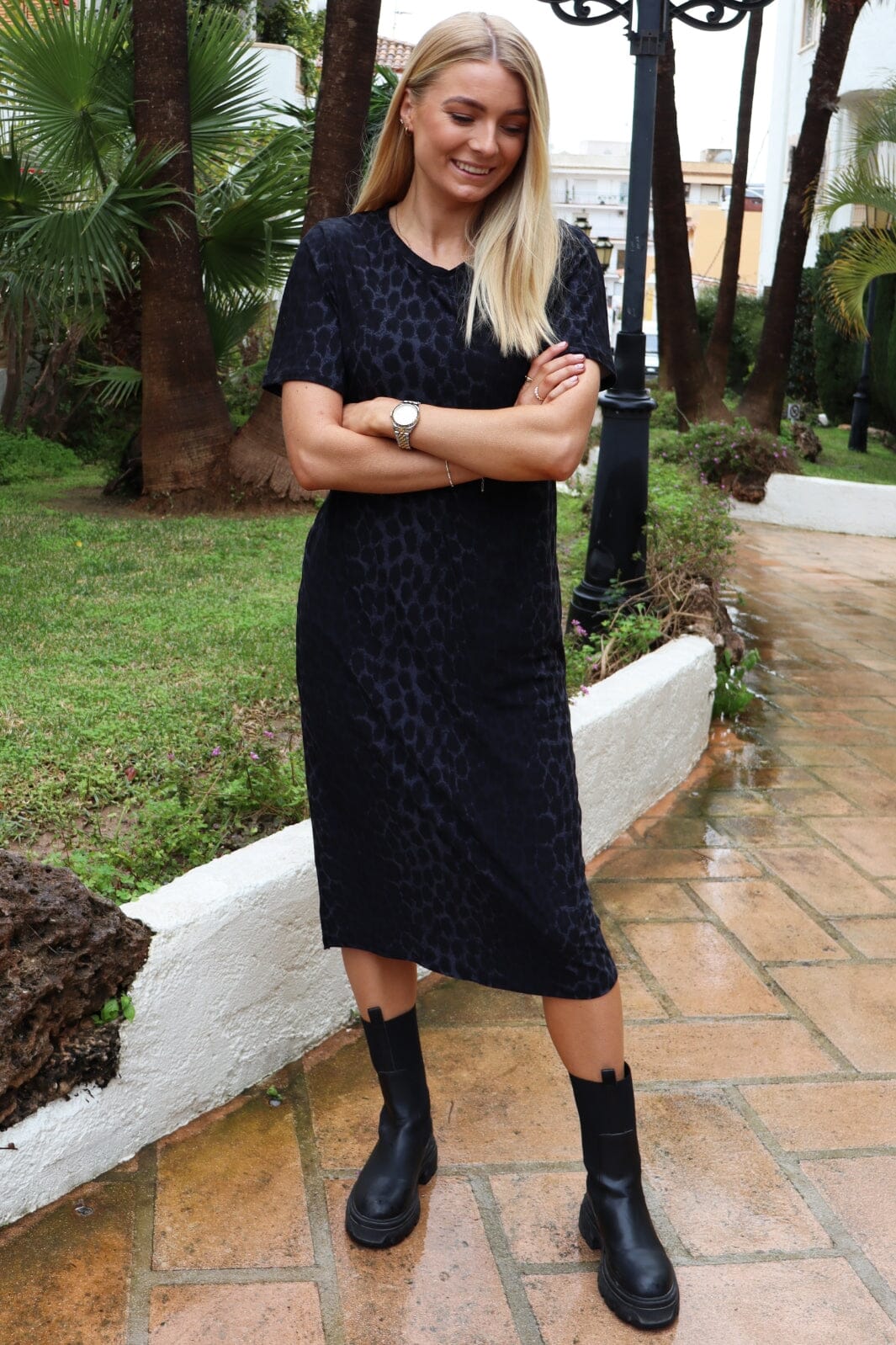 forudbestilling-liberte-alma-tshirt-dress-9562-dark-grey-leo_0.jpg Forudbestilling - Liberte - Alma-Tshirt-Dress 9562 - Dark Grey Leo