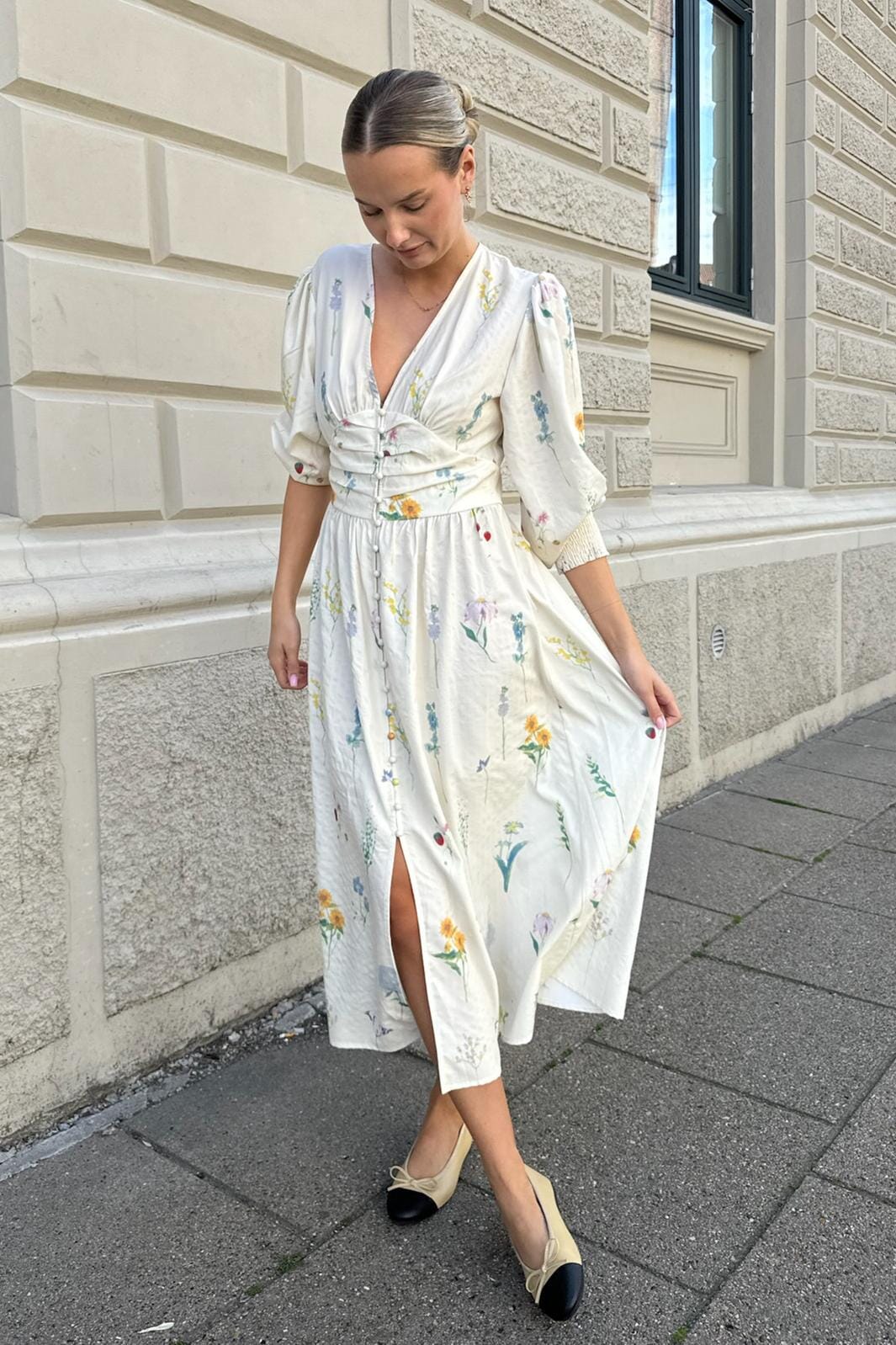 Forudbestilling - BYIC - Adelic Long Dress - owfp Off White Flower Print