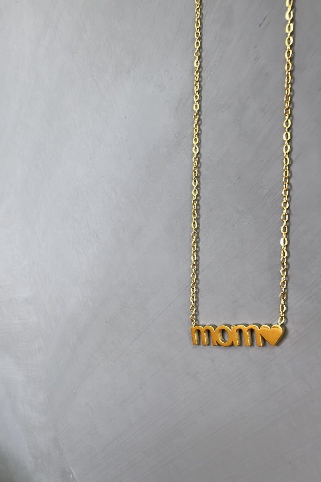 mellow-moon-love-mom-necklace-forgyldt_0.jpg Mellow Moon - Love Mom Necklace - Forgyldt