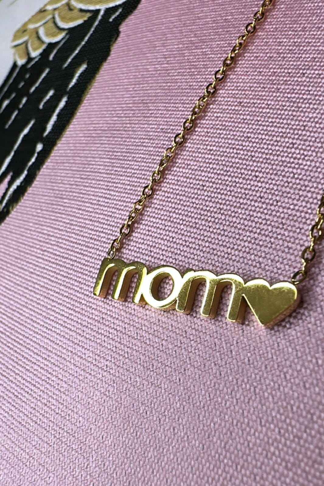 mellow-moon-love-mom-necklace-forgyldt_1.jpg Mellow Moon - Love Mom Necklace - Forgyldt