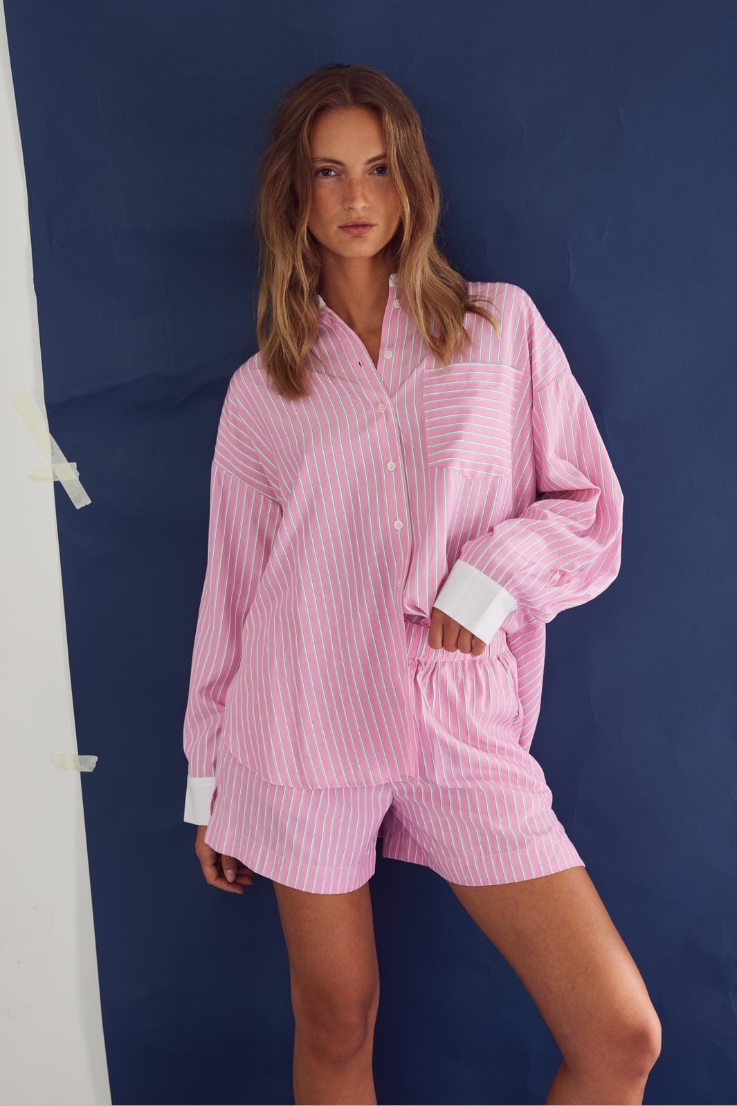 noella-lea-shorts-13390001-1331-carsyn-pink-stripe_3.jpg Noella - Lea Shorts 13390001 - 1331 Carsyn Pink Stripe på udsalg