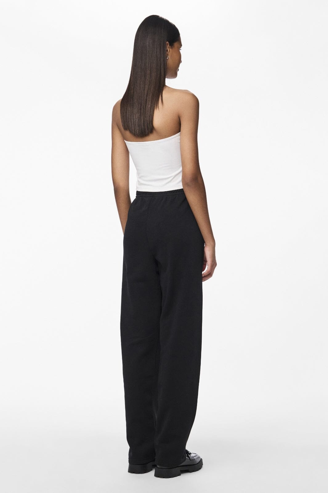 pieces-pcchilli-straight-sweat-pants-4700385-black_3.jpg Pieces - Pcchilli Straight Sweat Pants - 4700385 Black
