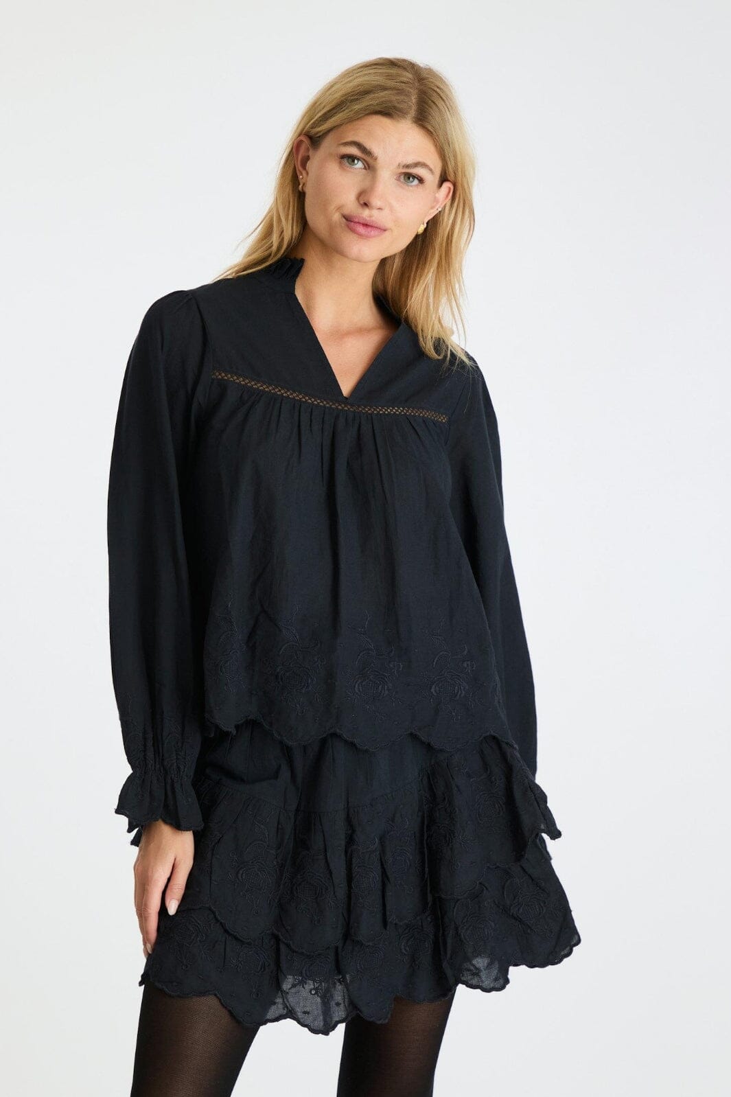 neo-noir-heline-emb-blouse-navy_2.jpg Neo Noir - Heline Emb Blouse - Navy